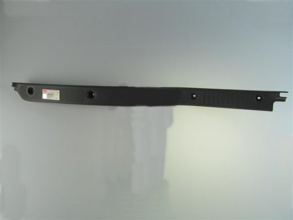 Isuzu NPR 75 Kapı Eşik Plastiği Sol İç NLR NNR ORJİNAL 2011-2021