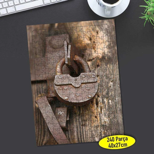 Paslı Kilit ve Eskitme Tahta Kapı 240 Parça Puzzle Yapboz-32316