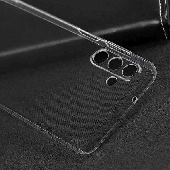 Gpack Samsung Galaxy A04S Kılıf Süper Silikon Lüx Kamera Korumalı Şeffaf - Resim 2