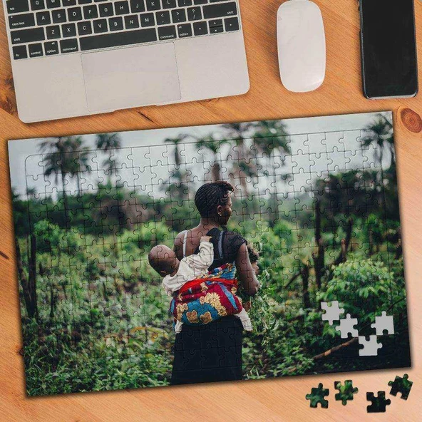 Bebeğiyle Tarlada Çalışan Kadın 240 Parça Puzzle Yapboz-2134