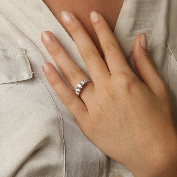 Beyaz Altın Beştaş Yüzük ürün görseli 1