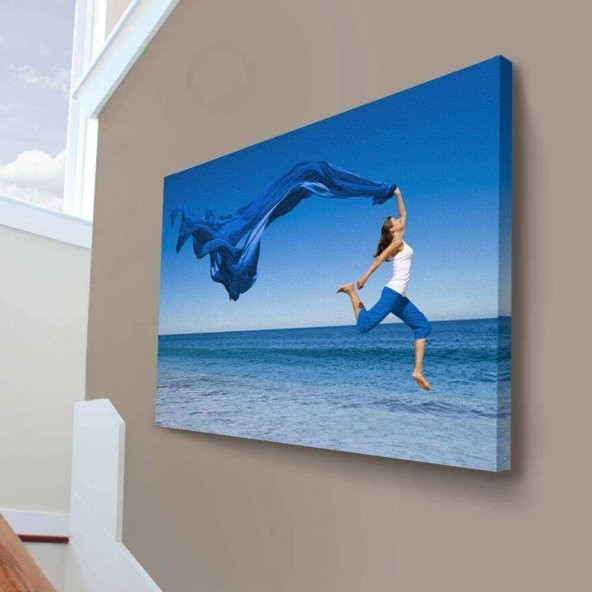 Kadın - plaj - zıplamak - Mavi renk - Deniz - Kumsal - Doğa -70x100cm Dekoratif Kanvas Tablo