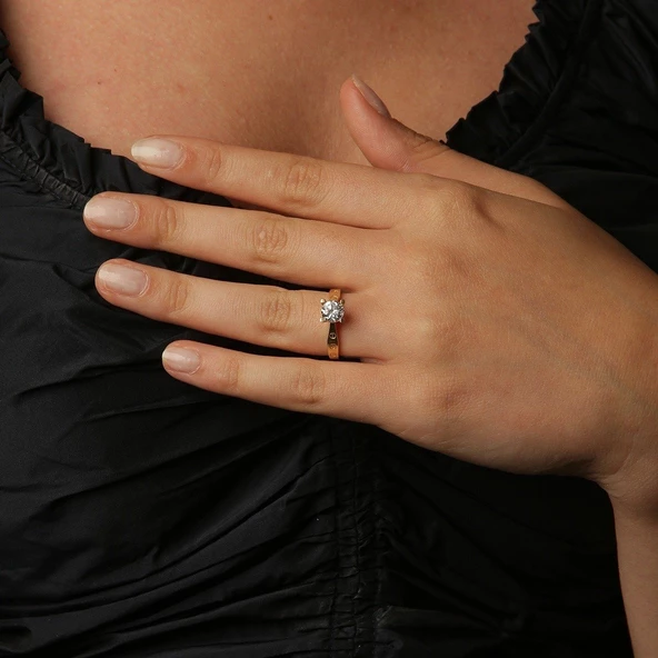 Kenarları Cartier Desenli Tektaş Yüzük ürün görseli 1