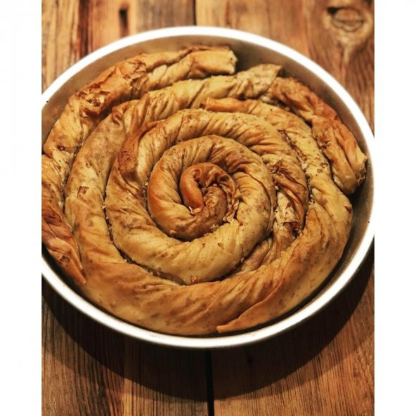 Burmalı cevizli çörek