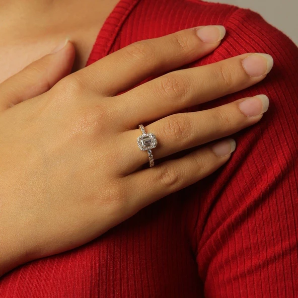 Gold Baget Taşlı Yüzük ürün görseli 1