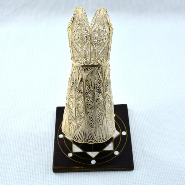 Minyatür Kadın Kıyafeti