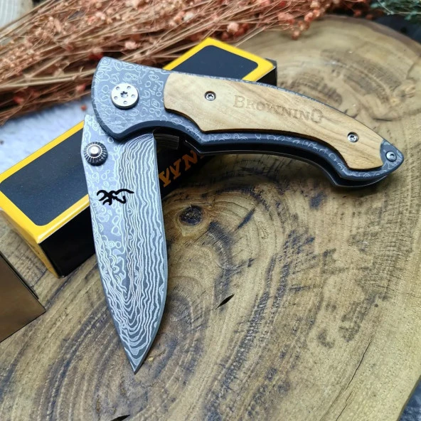 19 cm browning marka çelik damascus görünümlü manuel bıçak yanında zippo kibrit ile birlikte