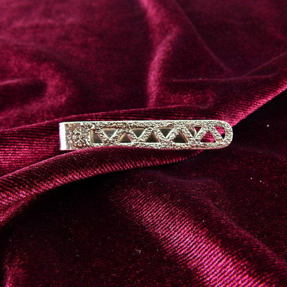 Suyolu Motifli Kravat İğnesi