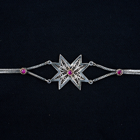 Yıldız Motifli Bileklik
