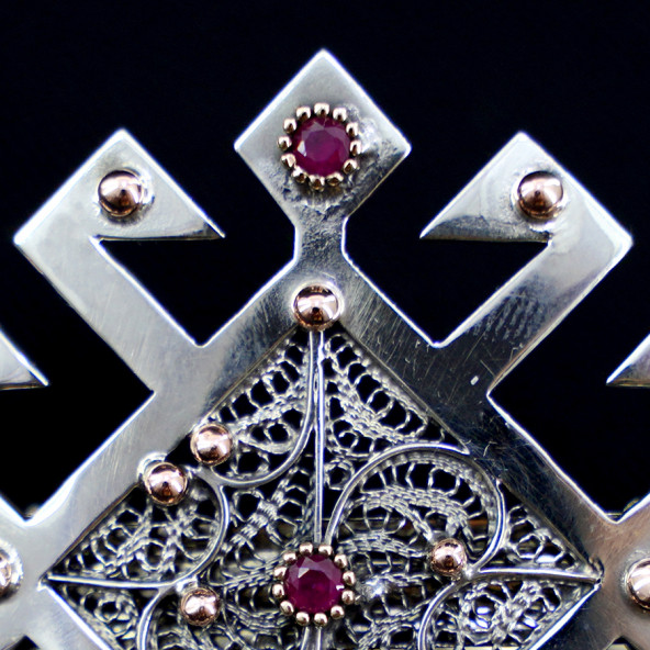 Yılan Tarağı Motifli Kırmızı Taşlı Toka - 3