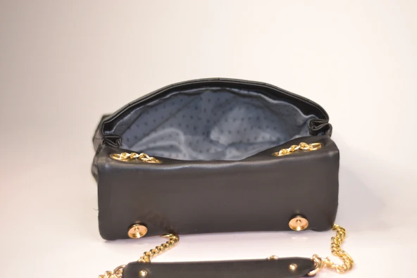 LİVA 2366 ZİNCİR KULP KAPİTONELİ KADIN OMUZ ÇANTASI LİVA - 2366 - SİYAH - Resim 3