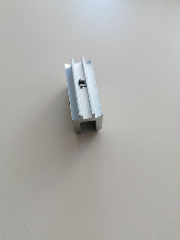 40 BORUYA GÖRE  TIRNAKLI VİDALI CAM TUT PARLAK ürün görseli 1