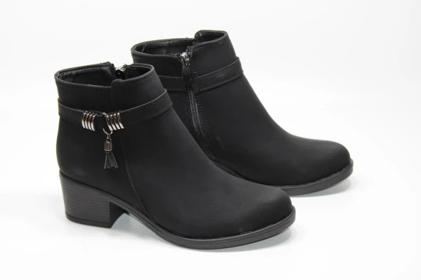 SEDEF KAYMAZ KAUÇUK TABAN PÜSKÜL TOKA DETAY FERMUARLI KADIN SİYAH TOPUKLU BOT