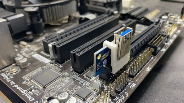 Pcı Riser Tutucu Riserlern Kaymasını ve Çıkmasını Engeller. - Resim 2