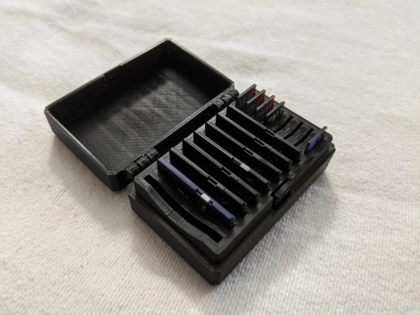 Menteşeli SD ve Micro SD Kart Kutusu - 16 Yuva - Hepsi Bir Arada - 1