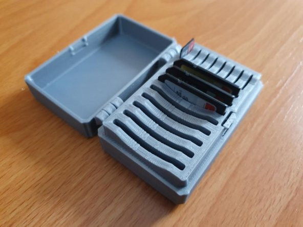 Menteşeli SD ve Micro SD Kart Kutusu - 16 Yuva - Hepsi Bir Arada - 12
