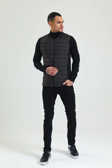 Erkek Regular Fit Bomber Yaka Cepli Kapitone Scuba Kumaş Fermuar Detaylı İnce Yelek - 11