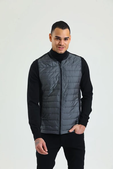 Erkek Regular Fit Bomber Yaka Cepli Kapitone Scuba Kumaş Fermuar Detaylı İnce Yelek - 8