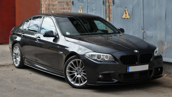 BMW 5 SERİSİ F10 M PERFORMANCE MARŞPİYEL ÇITASI SETİ PİANO BLACK - 2