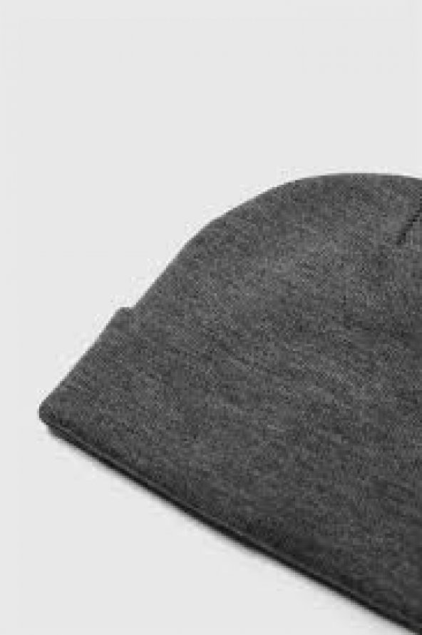 GRİ BERE DESENSİZ BERE AKRİLİK BERE ürün görseli