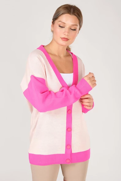 Kadın Harf  İşlemeli İki Renk Oversize  Hırka Fuşya