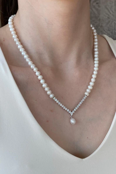 14 Ayar Altın 6 mm Zirkon Taşlı Suyolu Doğal İnci Kolye