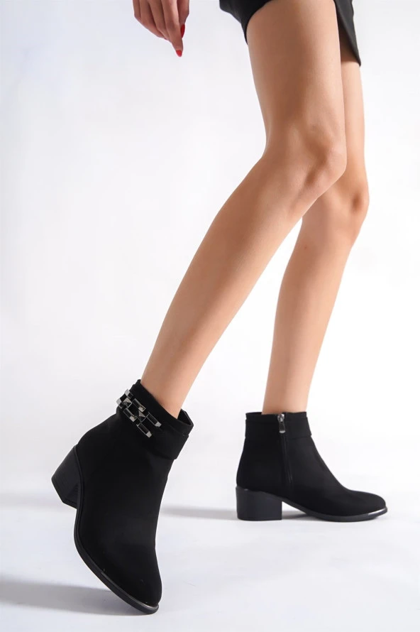 SEDEF KAYMAZ KAUÇUK TABAN YAN ZİNCİR TOKA DETAY FERMUARLI KADIN SİYAH TOPUKLU BOT - 4