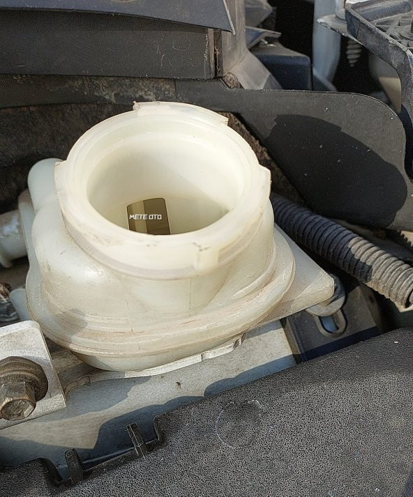 Courier Fren Hidrolik Dot 4 Yağ Depo Kapağı Kitlemeli Tip Tırnaklı 2014-2022 - 5