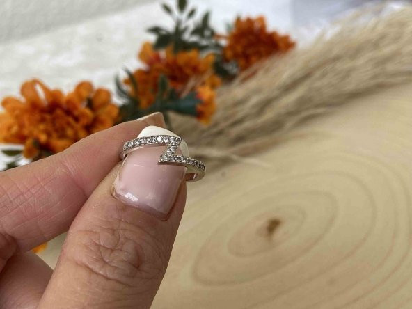 Aksesuar Çarşısı şimşek Model Zilkon Taşlı Yüzük Silver