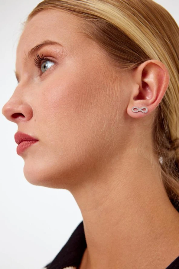 Beyaz Renk Sonsuzluk İşareti Model Gümüş Küpe