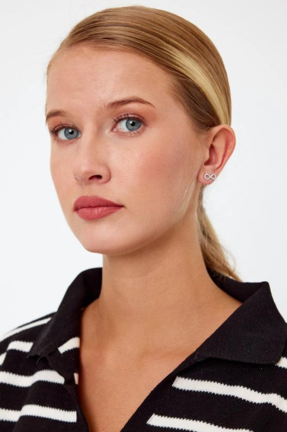 Beyaz Renk Sonsuzluk İşareti Model Gümüş Küpe - 2