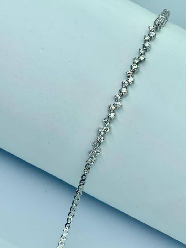 Pırlanta Model Zikzak Su Yolu Model Gümüş Kadın Bileklik Özel Gün Hediyesi