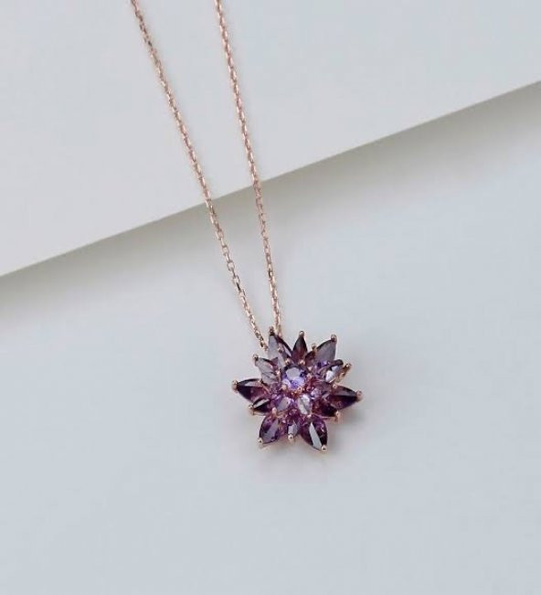 Mor Lotus Çiçeği 925 Ayar Gümüş Kadın Hediyelik Kolye