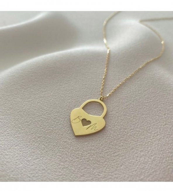 Kalp Detaylı Kişiye Özel Harfli Kilit Model Kadın Gümüş Kolye