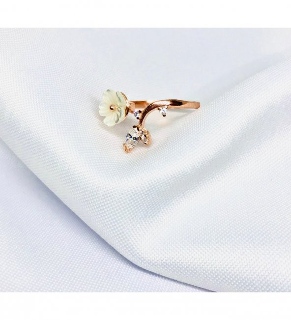 Manolya Çiçeği Gümüş Yüzük