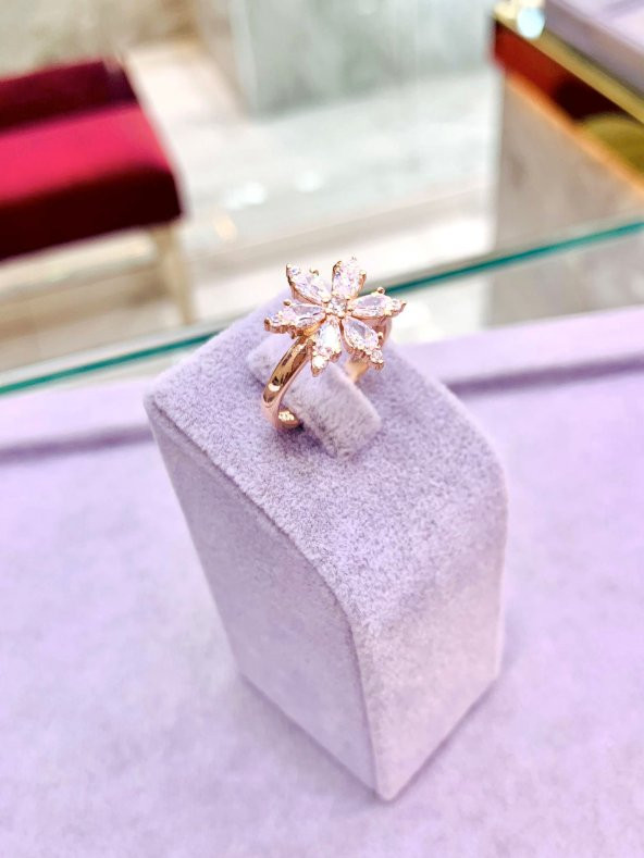 Lotus Çiçeği 925 Ayar Gümüş Kadın Hediyelik Yüzük