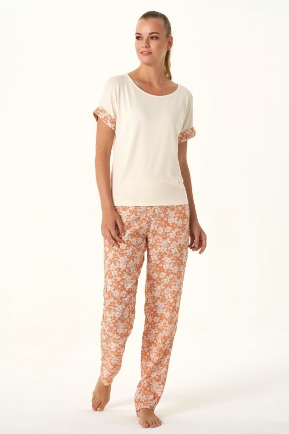 Çiçekli Pijama Takımı - Resim 2
