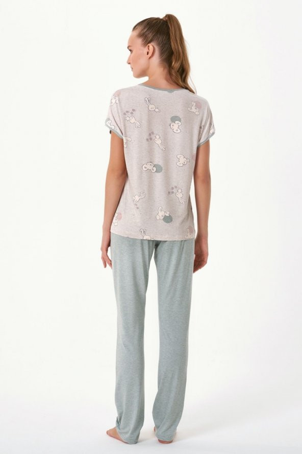 Tavşan Baskılı Pijama Takımı ürün görseli