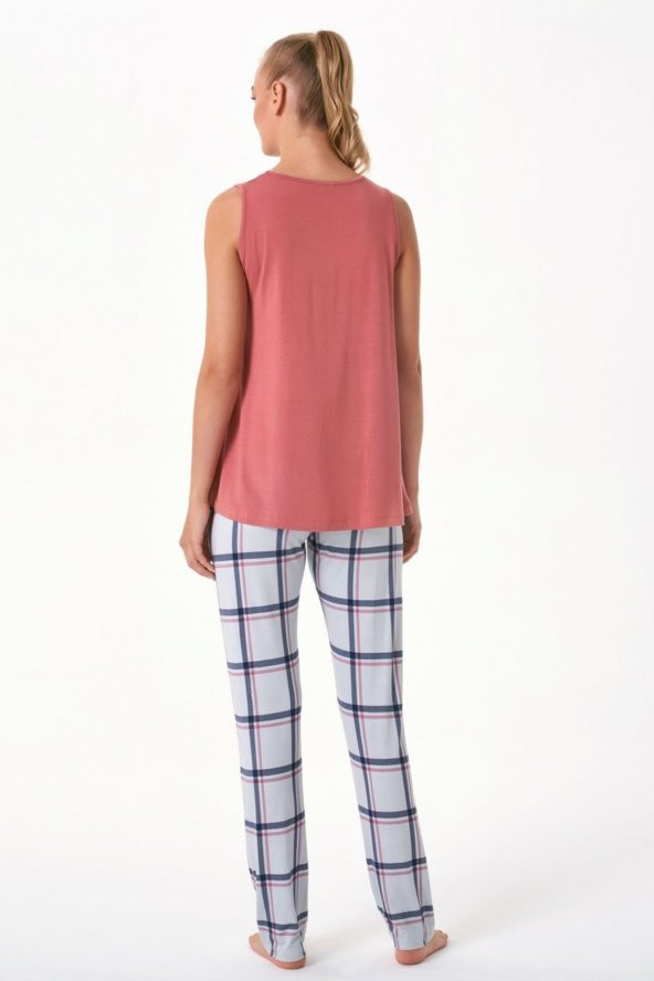 Ekose Atletli Pijama Takımı ürün görseli