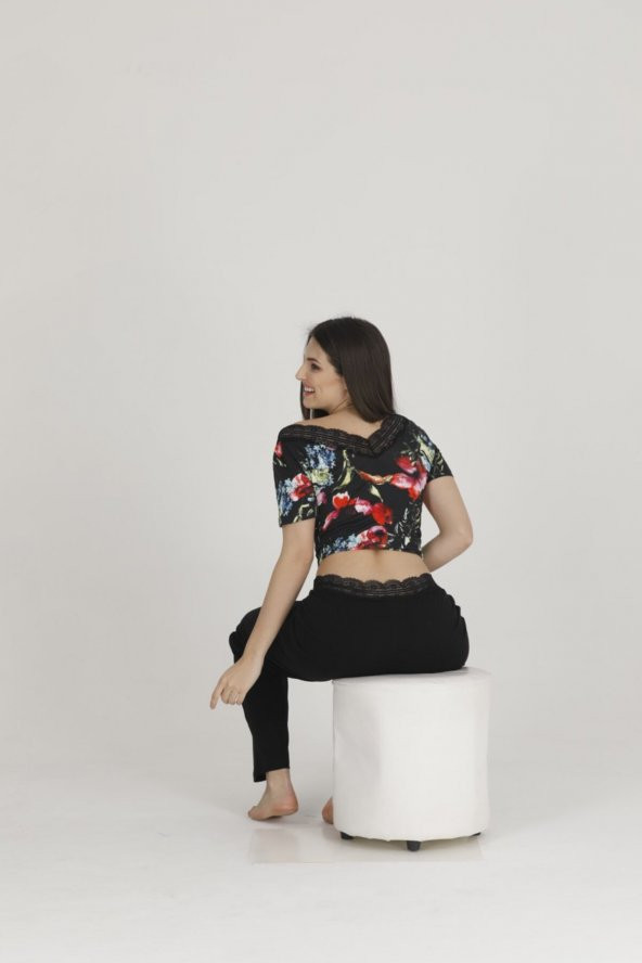 Arka Alt Üst Dantelli Pijama Takım ürün görseli