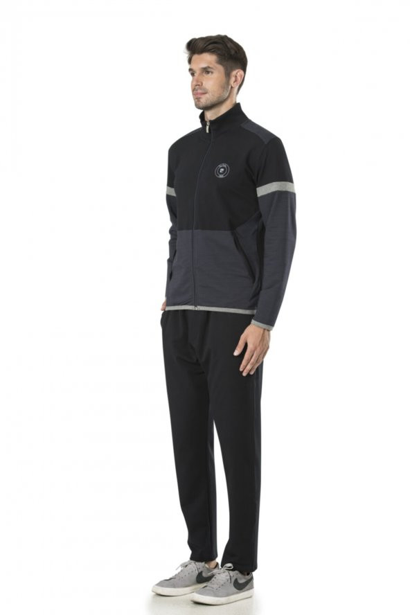 Erkek Eşofman Takımı ürün görseli