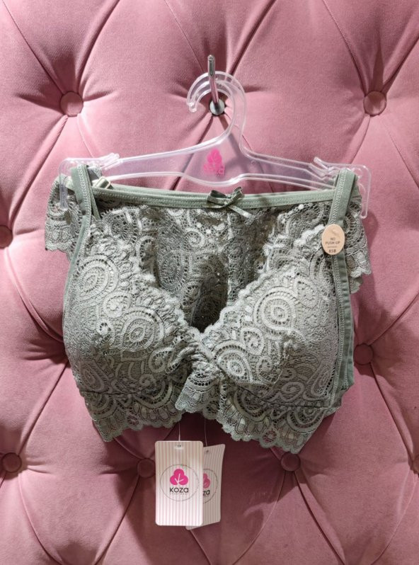 Üçgen Kaplı Lolita Sütyen Takım ürün görseli