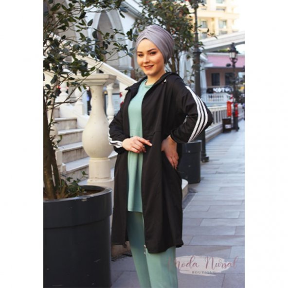 Koldan Beyaz Şeritli Kapşonlu Siyah Trenç