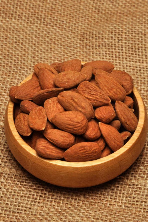 Çiğ Badem İçi Kabuksuz 1 KG