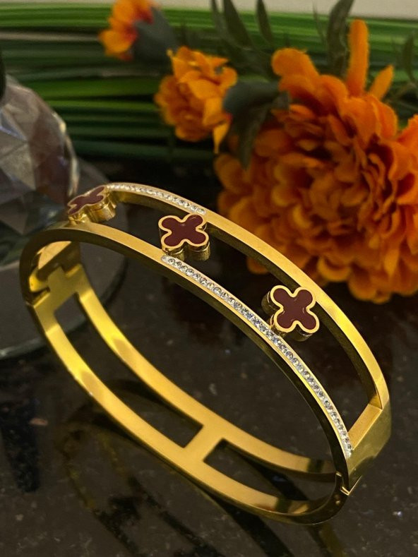 Aksesuar Çarşısı Çelik Özel Tasarım Kırmızı Yonca Zirkon Taşlı Kelepçe Bileklil ürün görseli