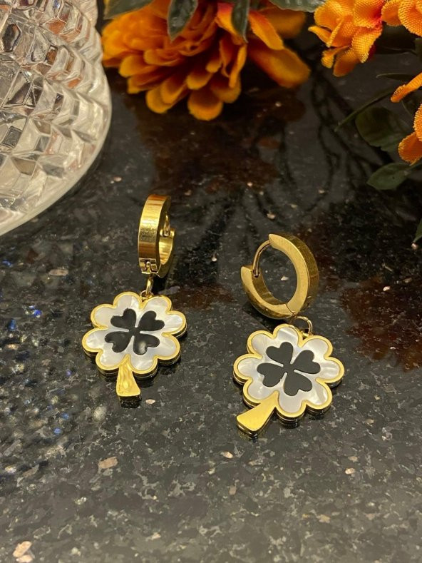 Aksesuar Çarşısı Çelik Sedefli Yonca Sallantılı Küpe ürün görseli