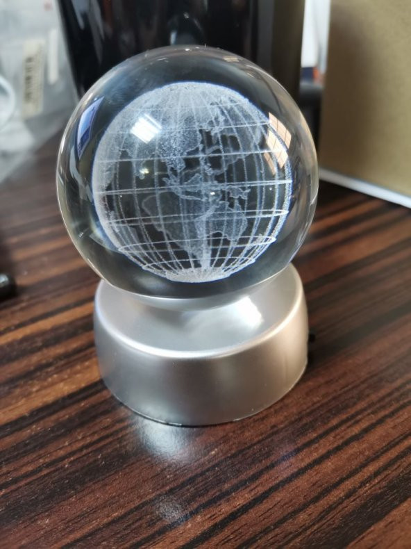 Coverzone Renk Değiştiren Mini Boy Pilli 3D Cam Küre Dünya Haritası 6 cm Kristal Cam Küre