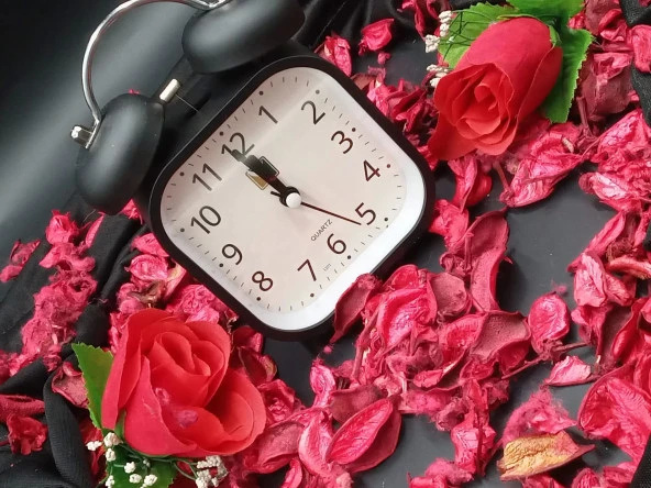 Kare Dekoratif Çalar Saat - 3