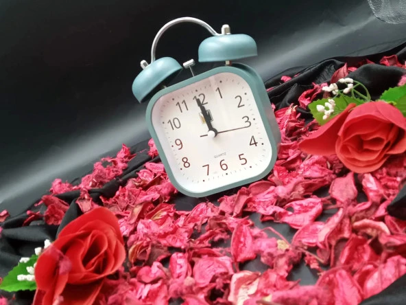 Kare Dekoratif Çalar Saat - 4