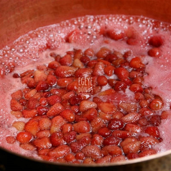 Geleneksel Çilek Reçeli Cam Kavanoz - 450 Gr. (65-70 Meyve Oranı) - 6